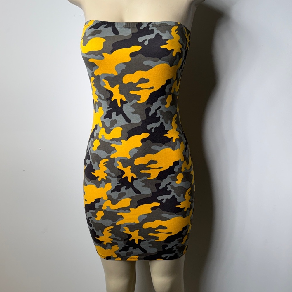 Active USA Yellow & Gray Camo Strapless Bodycon Dress